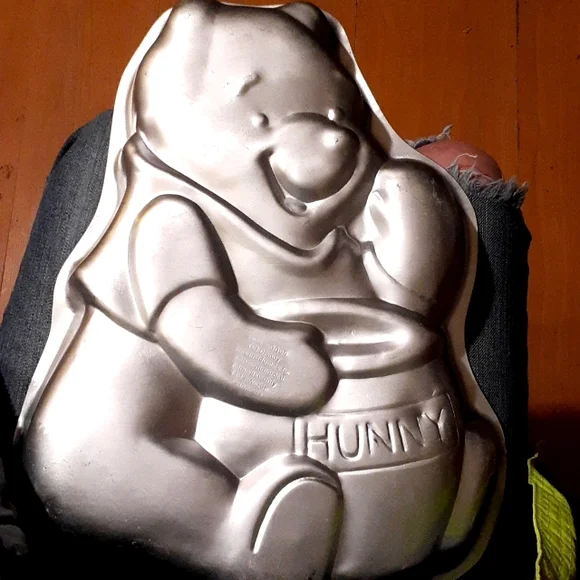 Wilton Disney WINNIE THE POOH Cake Pan